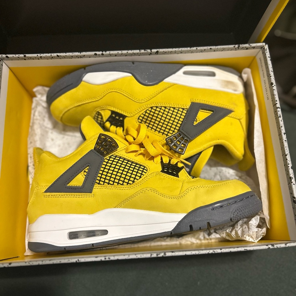 Jordan Air Jordan 4 Retro Tour Yellow Sneakers